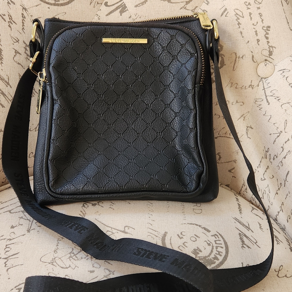 Steve Madden Black Textured Messenger Bag